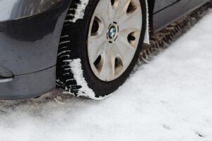 la loi montagne impose des pneus hiver à certains endroits