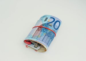 Dons manuels : la déclaration passe au 100 % en ligne en 2026